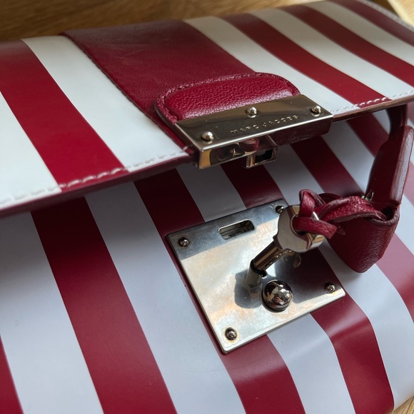 Marc Jacobs Isobel Leather Stripes Red White Clutch - Wrist Strap - Lock & Key - Picture 5 of 6